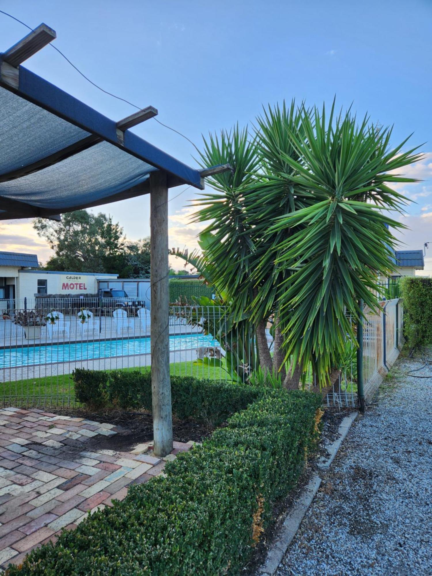 Calder Family Motel Bendigo Exteriör bild