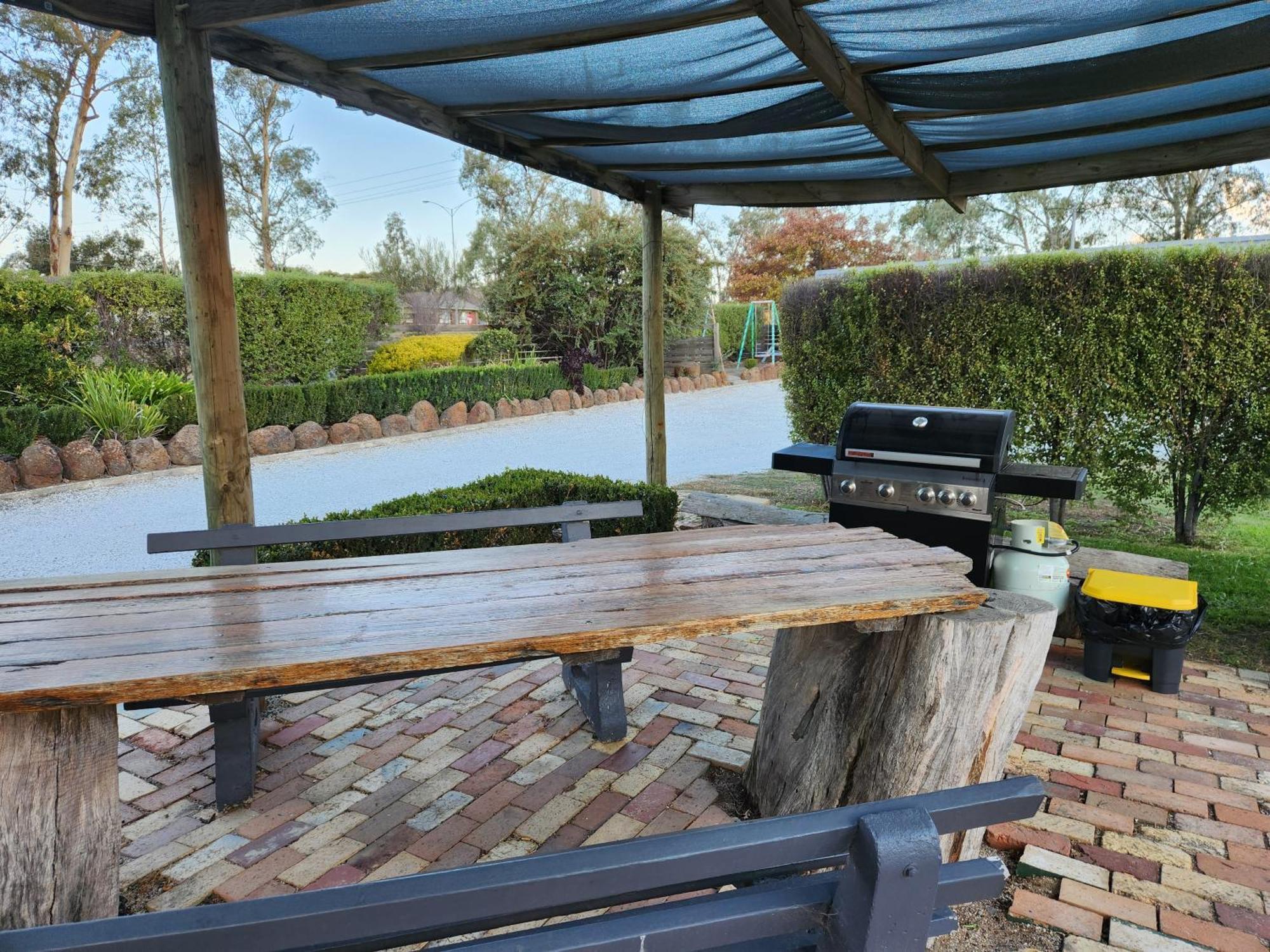Calder Family Motel Bendigo Exteriör bild