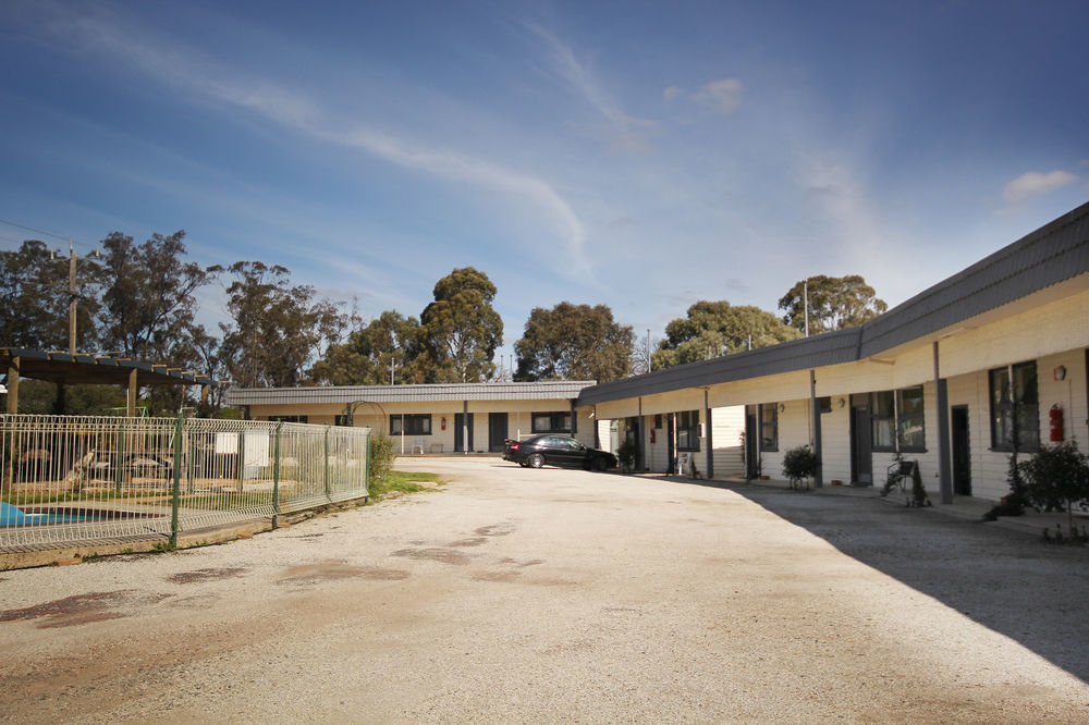 Calder Family Motel Bendigo Exteriör bild
