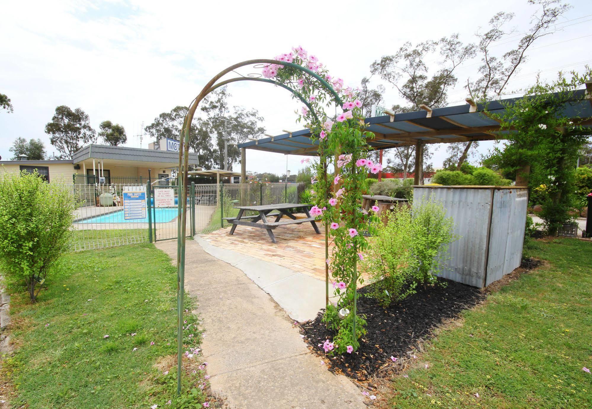 Calder Family Motel Bendigo Exteriör bild